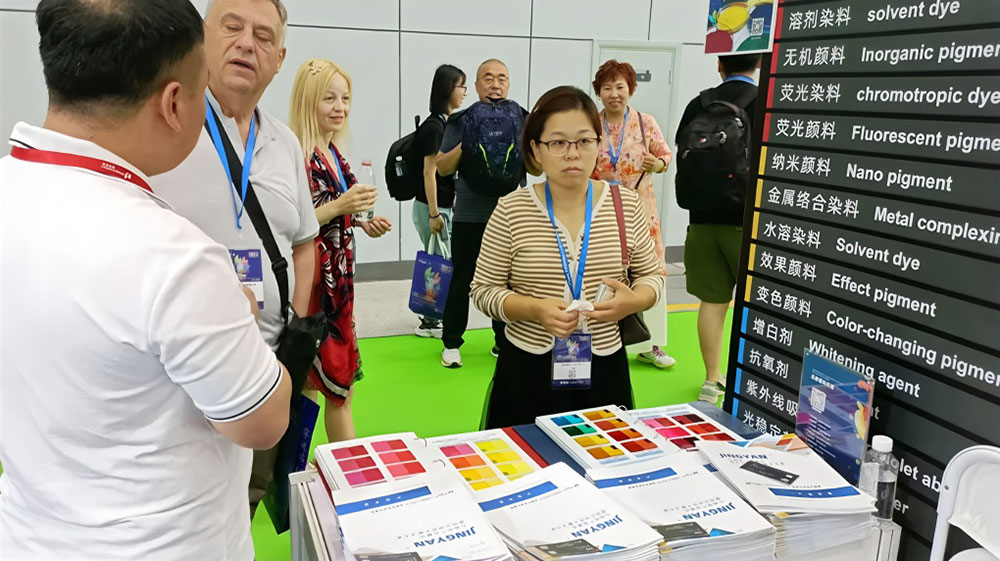 给客户介绍我们的产品