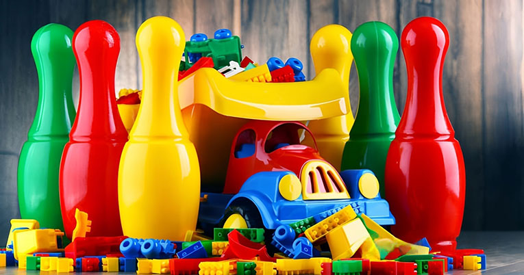 有机颜料着色的彩色塑料玩具